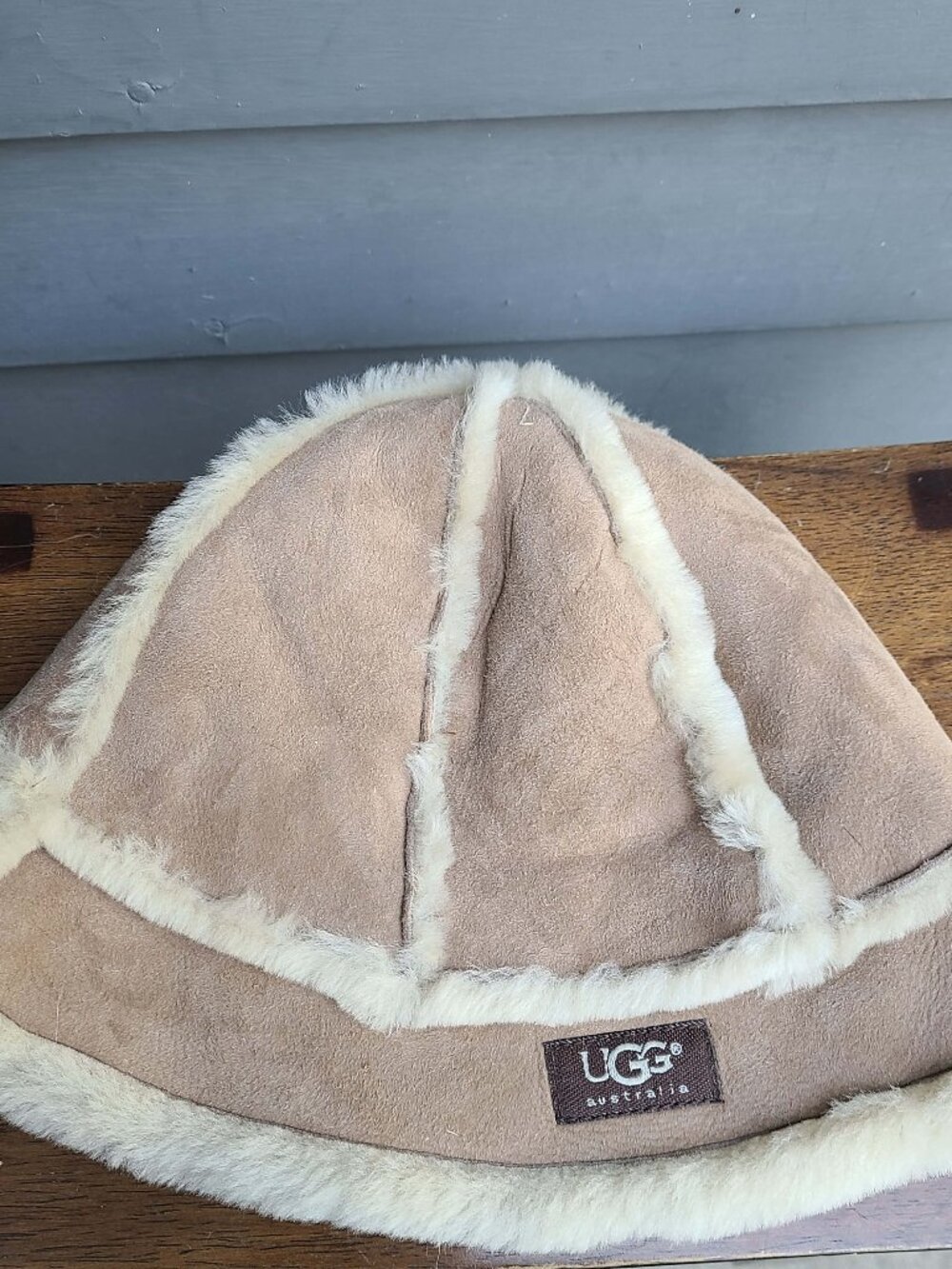 UGG Tan Suede Cream Shearling Bucket Hat size OS